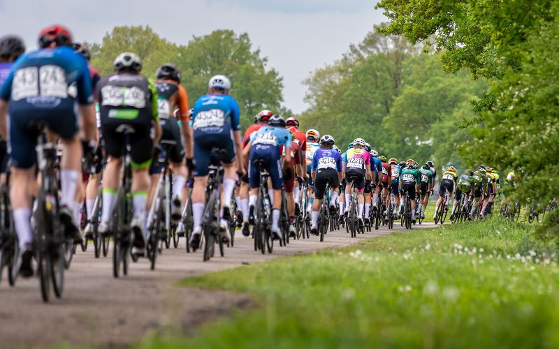 VIP-kaart Ronde van Overijssel 2026 – in de team bus! (2 personen)