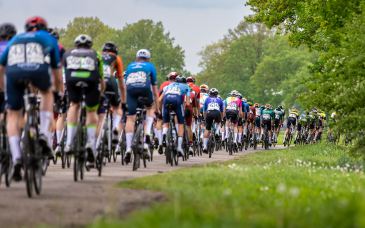 VIP-kaart Ronde van Overijssel 2026 – in de team bus! (2 personen)